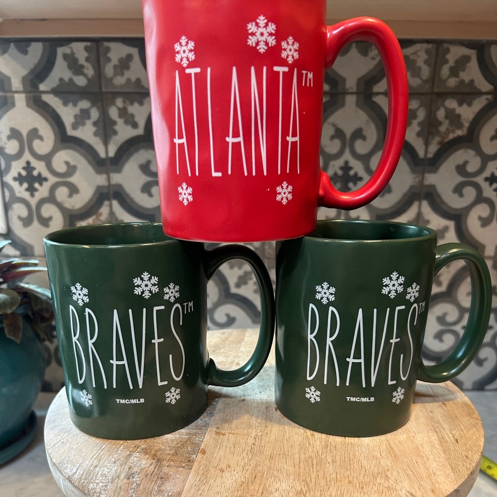 MLB- Atlanta Braves Red and Green Large Mugs,  Set of three